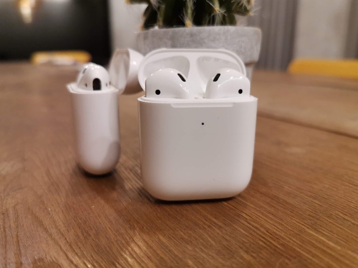 אוזניות אירפודס במבצע