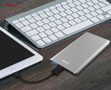 סוללה ניידת פולימרית 5000mAh כסף